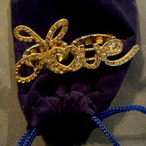 Fun Ring with elastic ring sizes so fits everyone